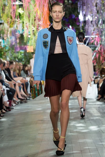 Look 23